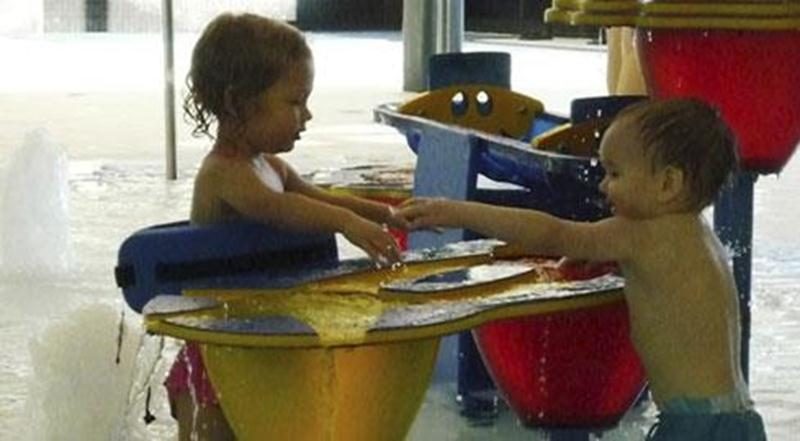 Le service des Loisirs et la Corporation aquatique maskoutaine prévoient des séances quotidiennes de patinage et de bain libre entre le 5 et le 9 mars. Pour connaître l’horaire détaillé, consultez les pages L10 et L11 du bulletin Le Loisir au coeur du Maskoutain de janvier ou le site Internet municipal <a href="http://www.ville.st-hyacinthe.qc.ca">www.ville.st-hyacinthe.qc.ca</a>