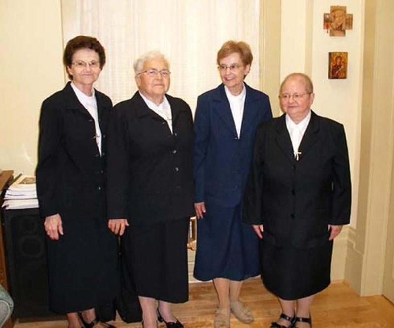 Lors d’un chapitre spécial d’élections, les Soeurs de Sainte-Marthe de Saint-Hyacinthe ont élu une nouvelle administration générale pour les cinq prochaines années (2011-2016). Dans l’ordre habituel : Soeur Jeannette Dugré, supérieure générale; Soeur Françoise Boulais, assistante générale; Soeur Lucille Blanchette, 1<sup>re</sup> conseillère générale; et Soeur Pauline Johnson, 2<sup>e</sup> conseillère générale.
