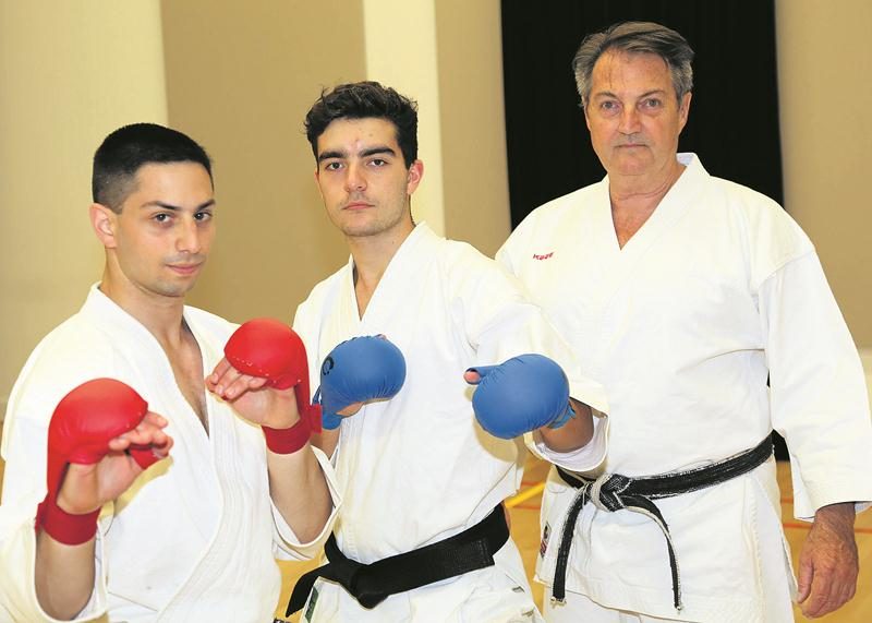Steven Rousseau, Marc-Antoine Dubuc et l’instructeur Ricardo Ferro se rendront à Glasgow, en Écosse, pour le Championnat du monde de karaté de la JKS les 9 et 10 septembre.