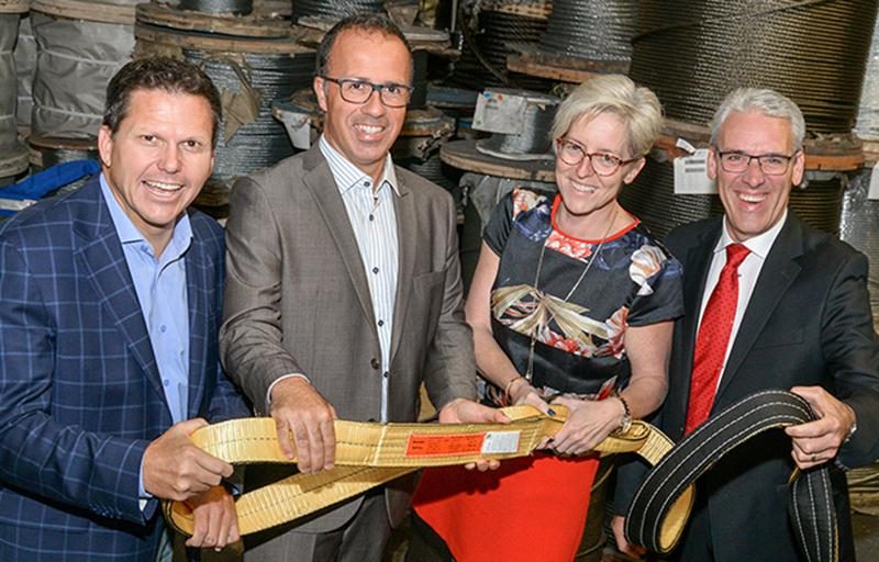 Les quatre propriétaires de l’entreprise Ben-Mor. Dans l’ordre habituel, Richard Plante, vice-président ventes & marketing; Éric Rompré, vice-président production; Lyne-Mireille Leduc, vice-présidente finances et Benoît Frappier, président-directeur général. François Larivière | Le Courrier ©