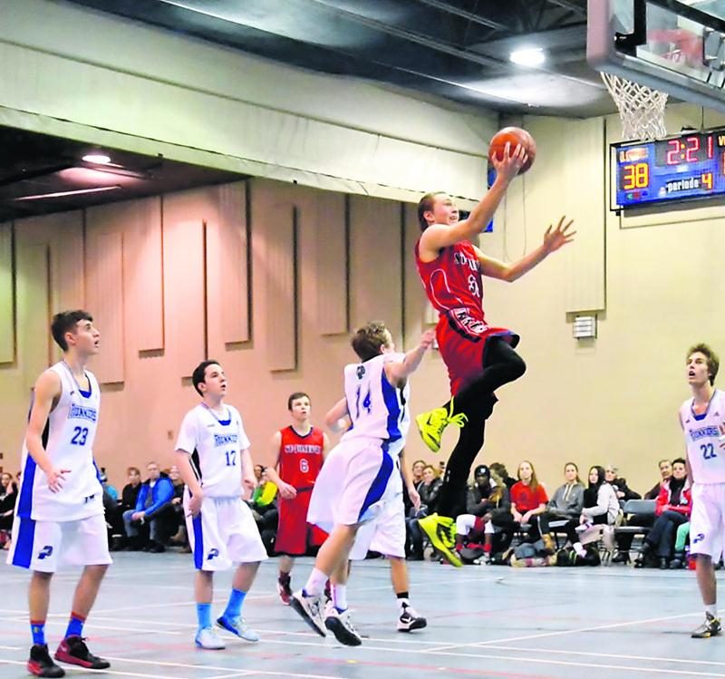 Le tournoi Sweet Sixteen a accueilli une soixantaine d’équipes lors de sa 10e édition. Photo Courtoisie