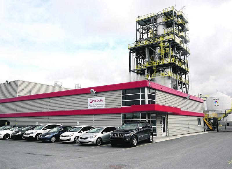 L’usine de régénération des huiles usées est située sur l’avenue Pion. Chaque employé doit garer son véhicule de manière à pouvoir quitter rapidement le site en cas de pépin. Photo François Larivière | Le Courrier ©