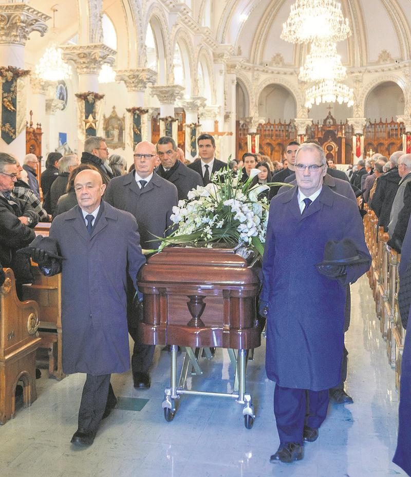 Des centaines de proches et d’amis d’André H. Gagnon ont assisité aux funérailles célébrées mercredi à la Cathédrale de Saint-Hyacinthe. Photos François Larivière Le Courrier