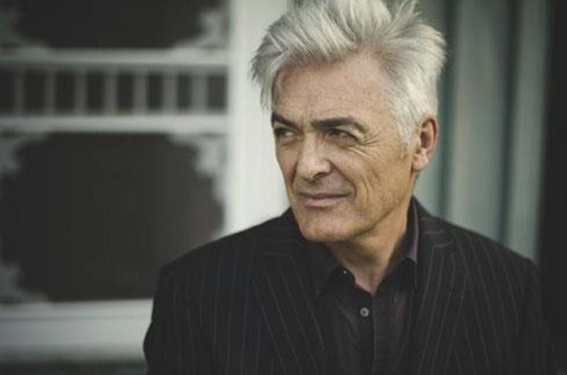 Daniel Lavoie présentera le spectacle <em>J'écoute la radio</em>, tiré de l'album du même nom, le vendredi 25 mai au Centre des arts Juliette-Lassonde à 20 h.