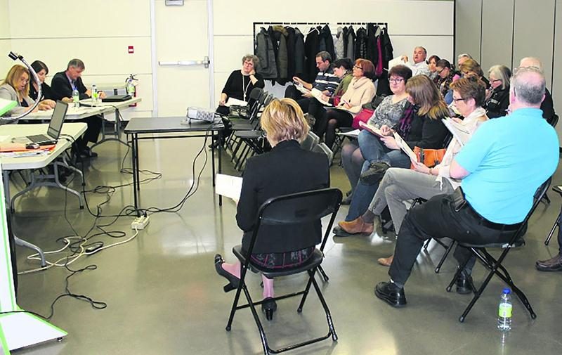 Plusieurs participants ont pris part à la consultation publique organisée par la MRC des Maskoutains dans le cadre de la révision de la Politique de la famille qui s’est tenue au centre communautaire Christ-Roi le 31 mars.