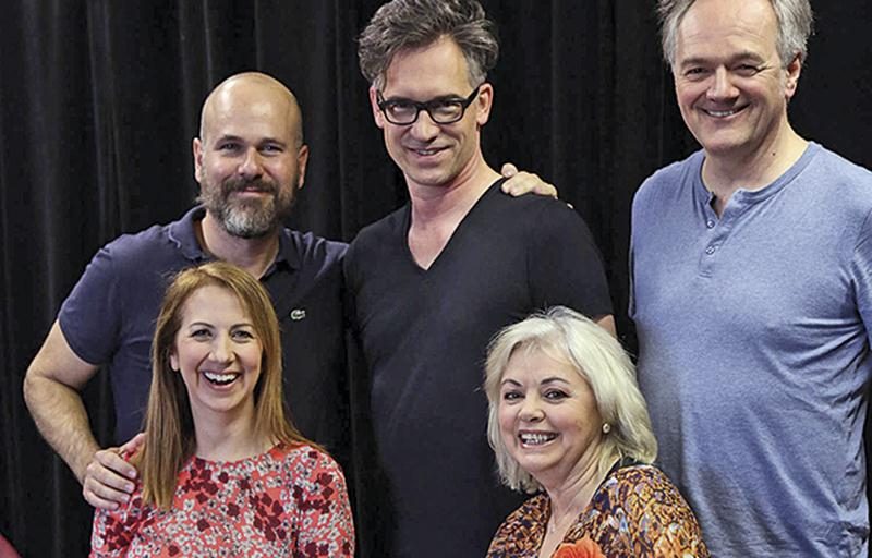 Mélanie Maynard, François-Étienne Paré, Louise Portal et Jean Maheux prennent d’assaut le Théâtre des Hirondelles, avec une mise en scène de Jonathan Racine (à gauche). Photo Robert Gosselin