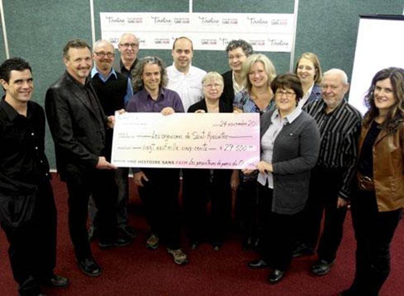 La Fondation Tirelire a remis un chèque de 29 500 $ à neuf organismes communautaires.