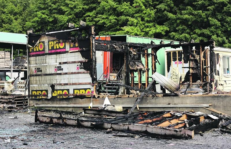 Les dommages s’élèveraient à plus de 150 000 $ selon l’estimation des pompiers. Photo Robert Gosselin | Le Courrier ©