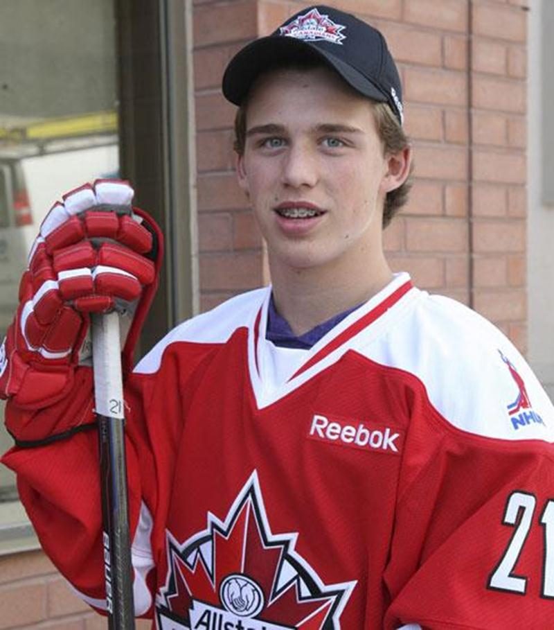 Le Maskoutain Anthony Beauvilier a foulé la glace du Hershey Centre avec Jeff Skinner, l'une de ses idoles, lors d'un camp de mentorat de l'AJLNH, à la mi-juillet.