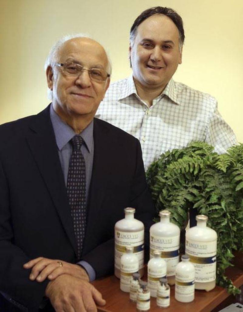 Antoine Khoury, président-directeur général de l'entreprise Vacci-Vet, et son fils André.