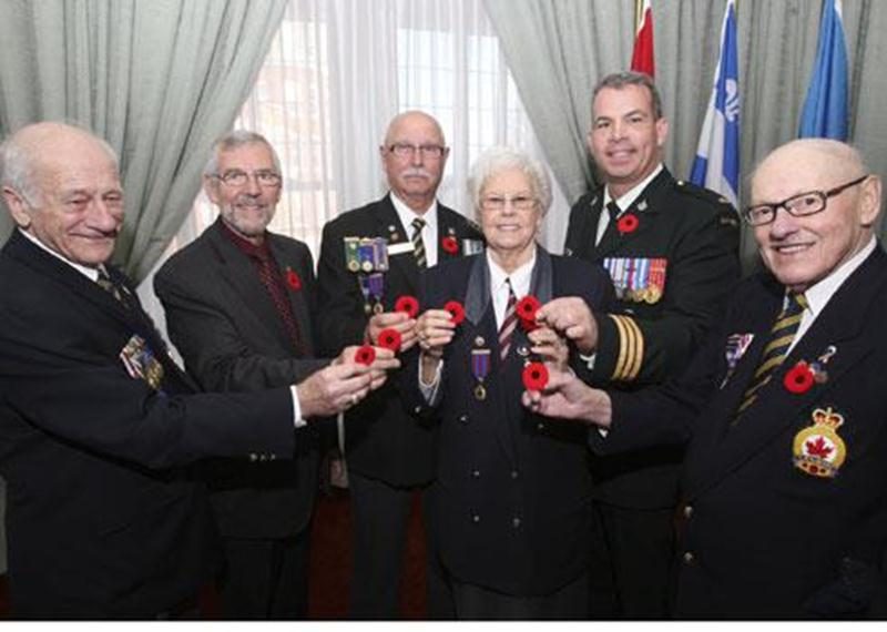 Le mois de novembre est celui de la campagne du Coquelicot et du Jour du Souvenir le 11 novembre à la mémoire des vétérans canadiens de la Première Guerre mondiale et des conflits internationaux subséquents. À Saint-Hyacinthe, la commémoration aura lieu le dimanche 6 novembre et sera marquée par une cérémonie religieuse au Séminaire de Saint-Hyacinthe.