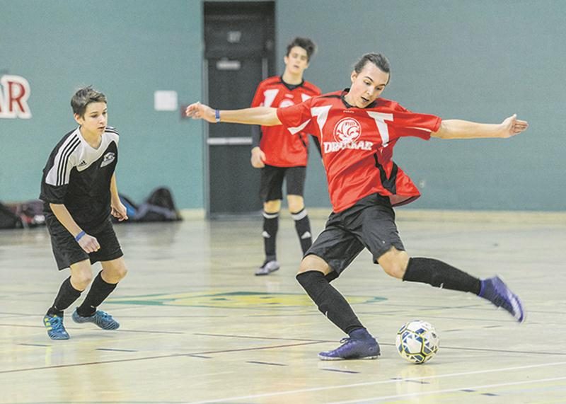 Le Drakkar de la Polyvalente Hyacinthe-Delorme a remporté le Challenge de futsal scolaire de Saint-Hyacinthe dans deux catégories, dont le volet cadet masculin en division 3.  Photo François Larivière | Le Courrier ©