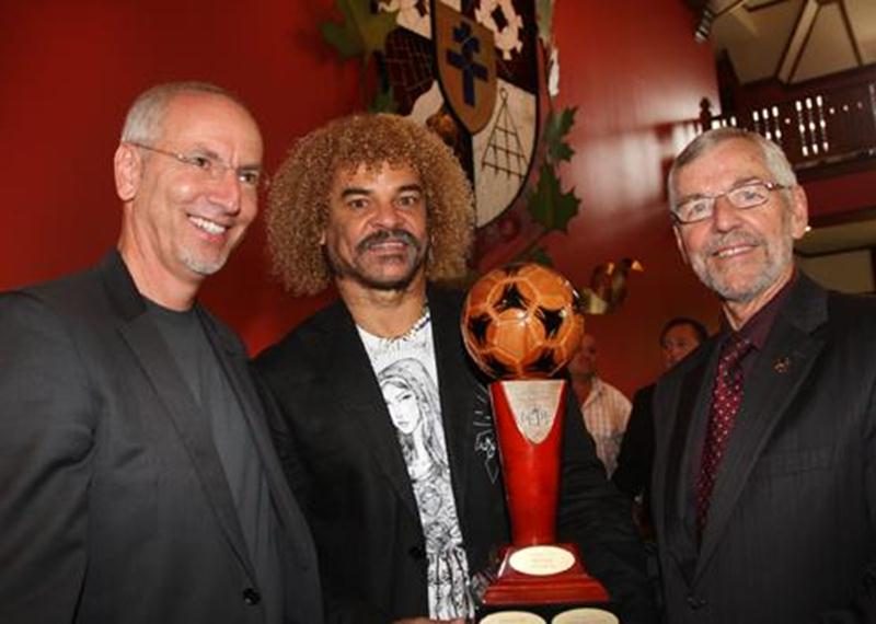 Pierre Rhéaume, Carlos Valderrama et le maire Bernier.