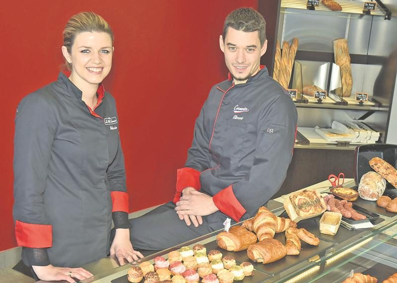 Mélanie Dasque et son conjoint Clément Cormenier exploitent la charcuterie-boulangerie-traiteur, Le Petit Lorrain. Photo François Larivière | Le Courrier ©