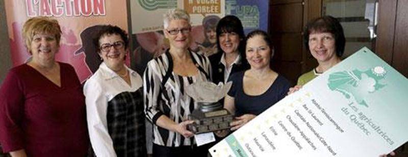 Le comité responsable de l’organisation de l'édition 2014 du concours d'agricultrice de l'année en Montérégie-est.