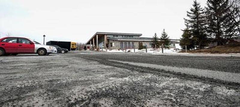 La Ville de Saint-Hyacinthe a décidé de poursuivre le concepteur du stationnement du parc Les Salines, Objectif paysage, et lui réclame 650 367 $.