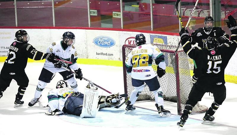 Nicolas Roy a marqué deux buts dans la victoire des Gaulois dimanche, tout comme Antoine Lessard. Photo Robert Gosselin | Le Courrier ©