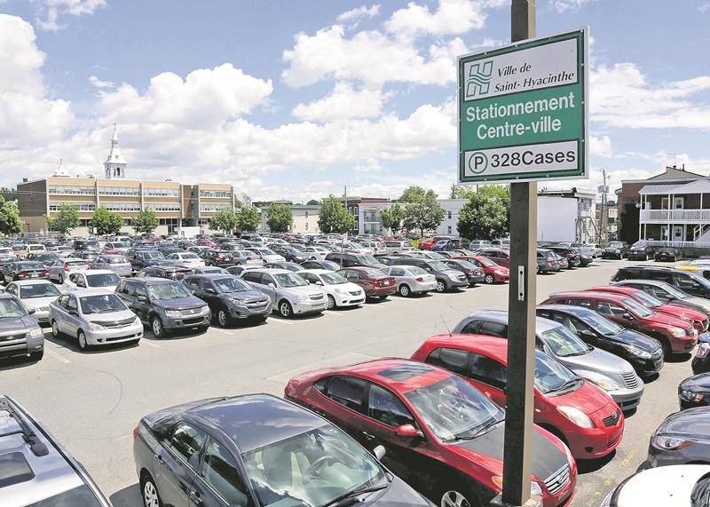 La Ville a rejeté toutes les soumissions dans le projet de signalisation à jalonnement dynamique, qui vise les stationnements publics.