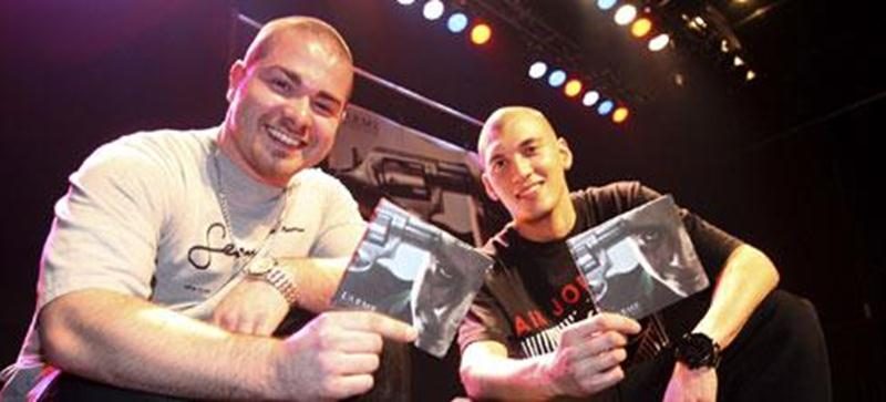 O-Lit et Rymz du groupe Mauvais Acte ont lancé leur premier opus, <em>L'arme</em>. Il est disponible partout depuis le 20 mars.