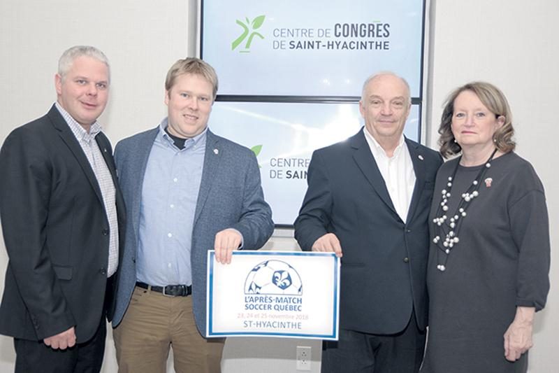 Sur la photo, on retrouve Dany Boulette, directeur des ventes du Centre de congrès de