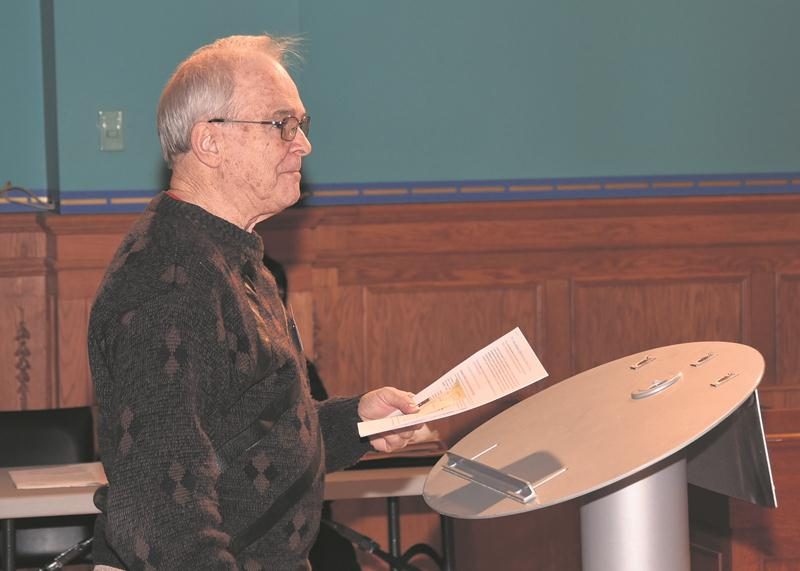 Jacques Beauséjour n’en démord pas. Il a même requis les services d’une avocate pour plaider la défense de l’église Sacré-Cœur. Photo François Larivière | Le Courrier ©