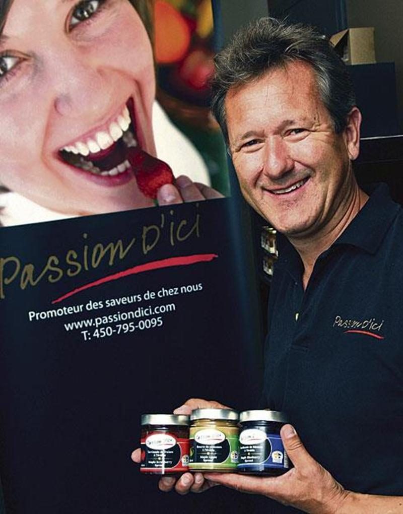 En plus de leur gamme de tartinades sucrées au sirop d'érable, Paul Samson et son équipe représentent près d'une dizaine de petits producteurs alimentaires québécois.