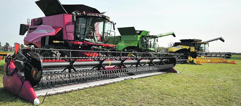 Au fil des années, les moissonneuses-batteuses demeurent un incontournable d’Expo-Champs. Ces monstres de technologie offrent une facilité d’utilisation aux agriculteurs spécialisés en grandes cultures.  Photo François Larivière | Le Courrier ©
