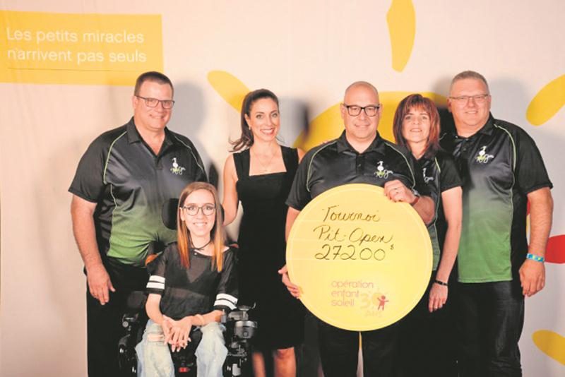 Sur la photo on aperçoit : Mario Chicoine, Liana Adam (Enfant Soleil de la Montérégie 2014), Anick Dumontet, Stéphane Pincince, Nancy Lizotte, Pierre St-Onge et Stéphane Perreault (absent).