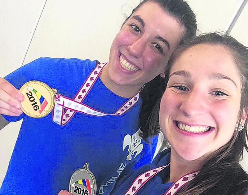Tali Darsigny, championne canadienne senior chez les 58 kg, en compagnie de Caroline Lamarche-McClure, vice-championne. Photo Facebook