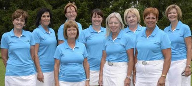 Le Club de golf Saint-Hyacinthe a accueilli, le 6 juillet, l'Interclub féminin classe B. Les six joueuses représentant le club ont dominé la compétition, battant les clubs de Dorval et Berthier. Sous une formule « match play », Saint-Hyacinthe a terminé la journée avec 19 points, alors que Dorval a suivi avec 13 points et Berthier a fini avec 4 points. Sur la photo, on aperçoit l'équipe gagnante, composée de Doris Lemire, Guylaine Trahan, Lucie Robitaille, Louise Lebel, Annie Beaudoin, Laurence