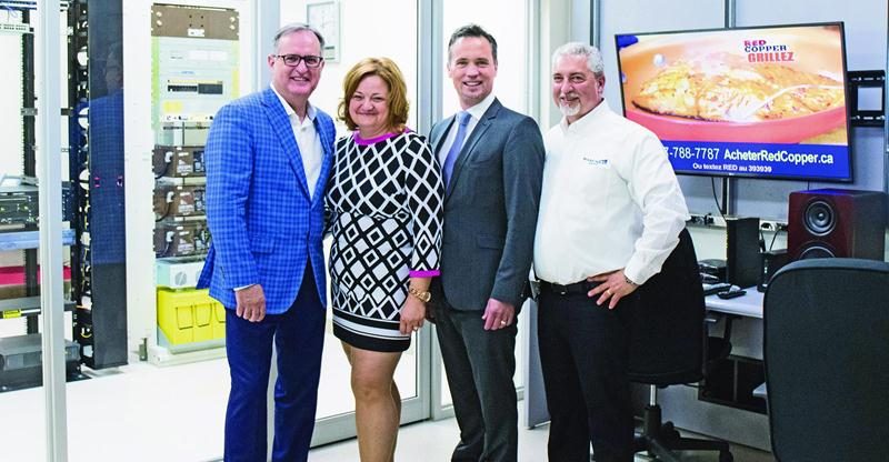 Groupe Maskatel LP vient d’inaugurer un laboratoire de recherche hautement sophistiqué à Drummondville. Sur la photo on aperçoit, de gauche à droite, Jules Grenier, président et chef de la direction; Céline Laporte, vice-présidente Stratégies, ventes et marketing; Steve Brennan, directeur principal/ventes Affaires; et Sylvain Gélinas, vice-président, Opérations.
