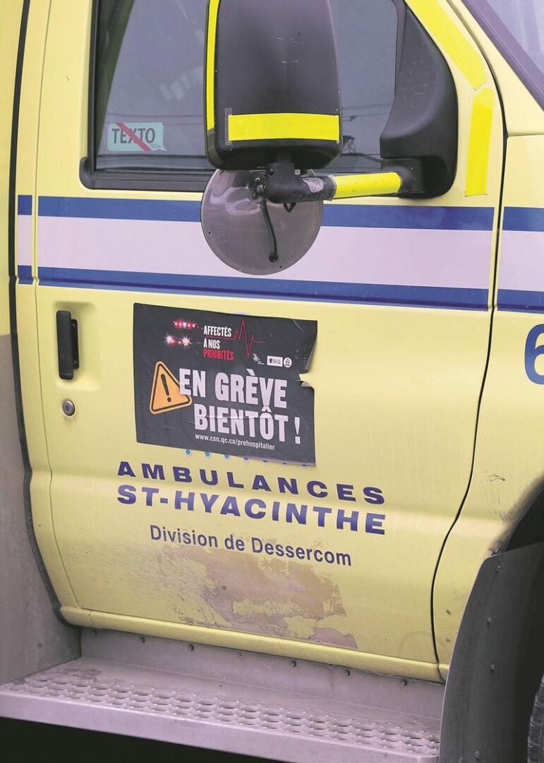 Les paramédics qui desservent la région de Saint-Hyacinthe sont en grève illimitée depuis le 18 février. Le service ambulancier reste toutefois un service essentiel. Photo Robert Gosselin | Le Courrier ©