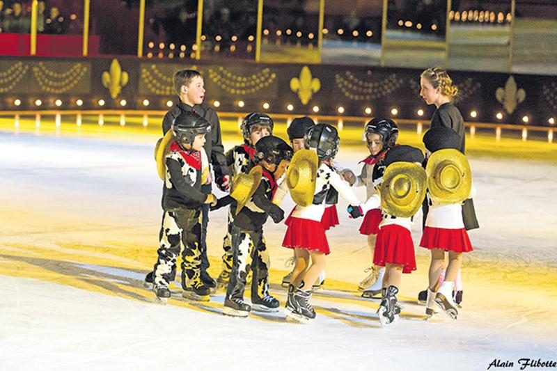 Un spectacle coloré pour le club de patinage artistique