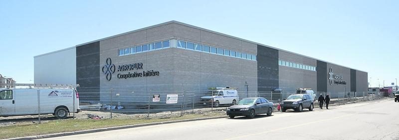 La coopérative Agropur met le paquet dans l’agrandissement de sa fromagerie de Saint-Hyacinthe. Photo François Larivière | Le Courrier ©