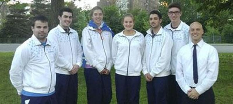 Sur la photo, on aperçoit les athlètes de Gymnaska-Voltigeurs ayant participé au Championnat canadien de gymnastique : Maxime Proulx, Amélie Pietroniro-Savoie, Stéphanie Pelletier, Kevin Desjardins-Rodier et Jean-Philippe Camirand. Ils sont entourés des entraîneurs Jean-François Rodier et Sébastien Rajotte.