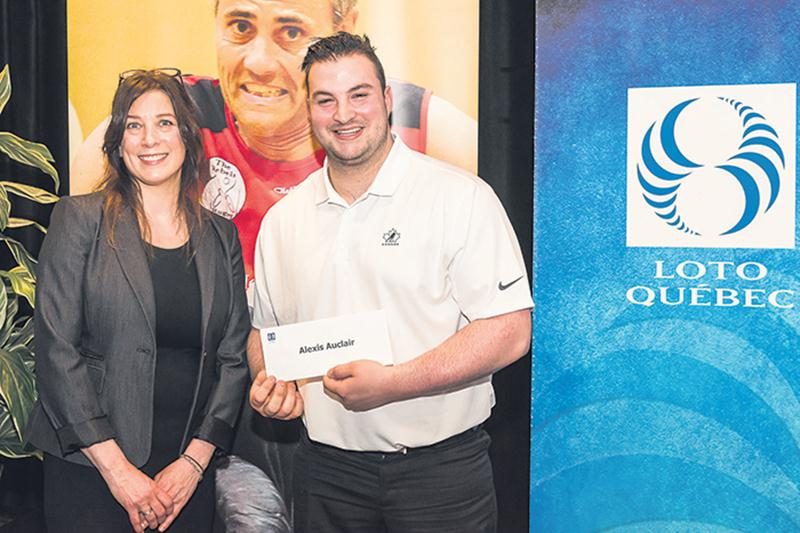 Le joueur de parahockey Alexis Auclair récompensé