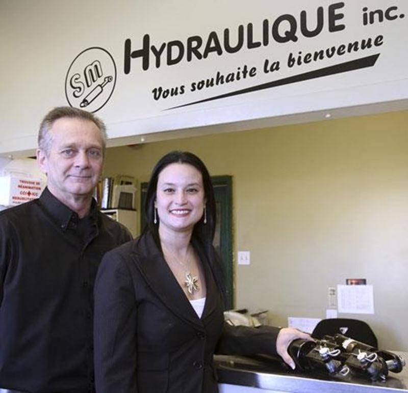 Mario Raymond et Mélanie Corbeil, de l'entreprise SM Hydraulique