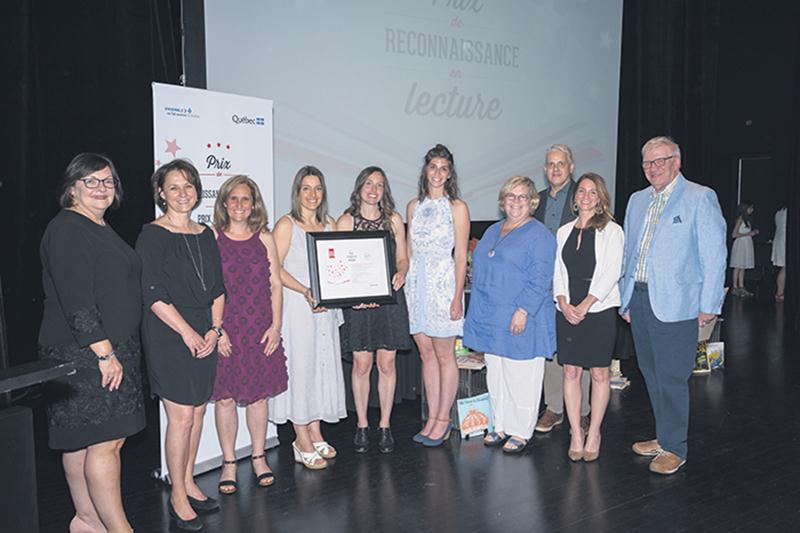 De gauche à droite, Sylvie Barcelo, sous-ministre de l’Éducation et de l’Enseignement supérieur; Pierrette Proulx, conseillère pédagogique en français à la CSSH; Caroline Gendron, enseignante