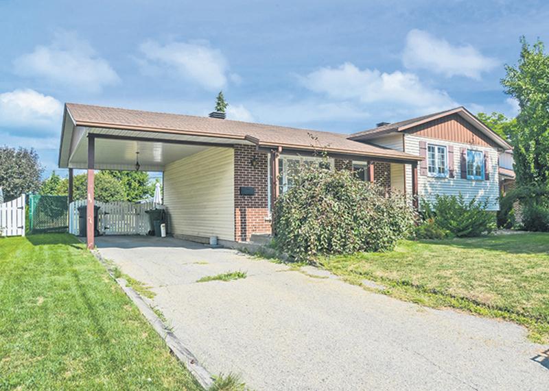 La Ville de Saint-Hyacinthe a acquis cette propriété de la rue Cayouette pour un montant de 286 500 $. Elle compte ensuite la démolir.   Photo François Larivière | Le Courrier ©