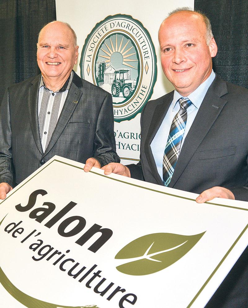 André Cécyre, président du conseil d’administration du Salon de l’agriculture, et Simon Giard, qui occupe les mêmes fonctions au conseil de la Société d’agriculture de Saint-Hyacinthe. Photo François Larivière | Le Courrier ©