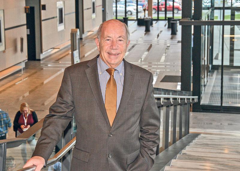 Michel Douville, directeur général du Centre de congrès de Saint-Hyacinthe et de l’hôtel Sheraton, constate avec satisfaction que la ville est de retour en force dans le secteur du tourisme d’affaires. Photo François Larivière | Le Courrier ©