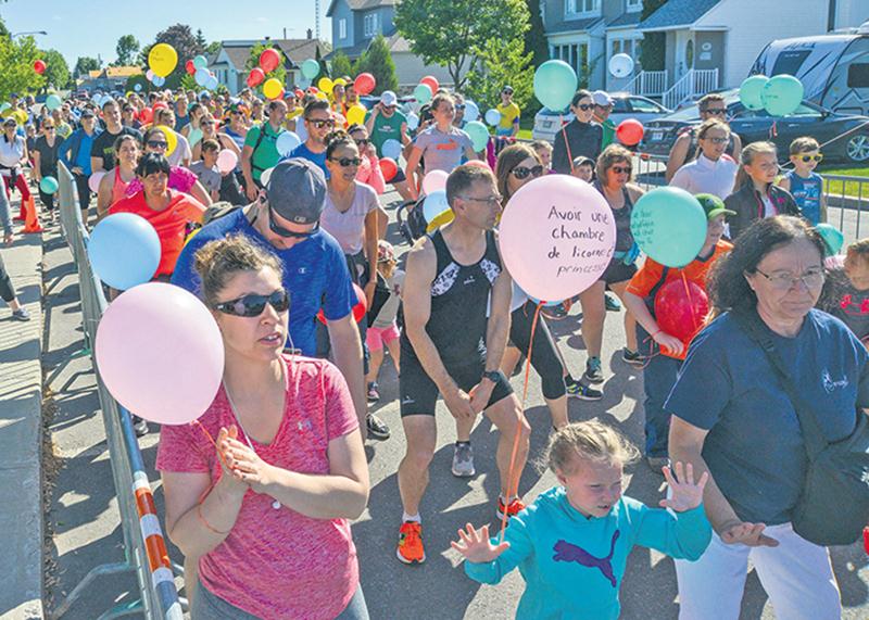 On pouvait voir des ballons multicolores par centaines avant que le coup d’envoi soit donné.