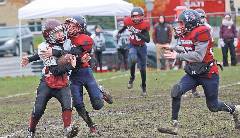Les Patriotes et le Drakkar ont chacun remporté leur demi-finale chez les benjamins, laissant place à une finale toute maskoutaine samedi. Photos Robert Gosselin | Le Courrier
