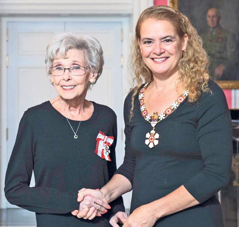 Andrée Champagne et la gouverneure générale du Canada, Julie Payette. Photo Sgt Johanie Maheu, Rideau Hall © OSGG, 2018