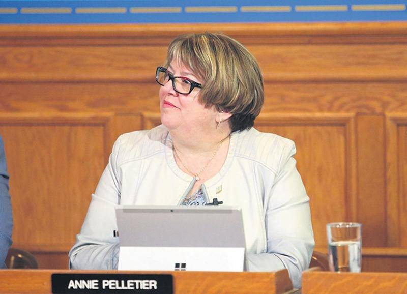 Ce n’est pas la première fois qu’une conseillère municipale maskoutaine s’engage dans une campagne électorale pendant son mandat. Cette fois, il s’agit d’Annie Pelletier.