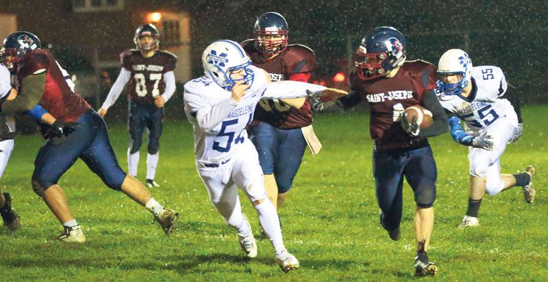 Forts de leur victoire de 27-0 lundi soir (voir tableau), les Patriotes retrouveront de nouveau la formation de l’école de la Magdeleine en demi-finale de la division 2b vendredi soir.  Photo Robert Gosselin | Le Courrier