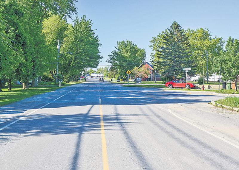 Les travaux préparatoires devaient débuter le 28 mai, selon le communiqué émis la semaine dernière par la Ville de Saint-Hyacinthe. Il y avait toutefois peu d’action en début de semaine à l’intersection de la rue Saint-Pierre Ouest et de l’avenue des Golfeurs.