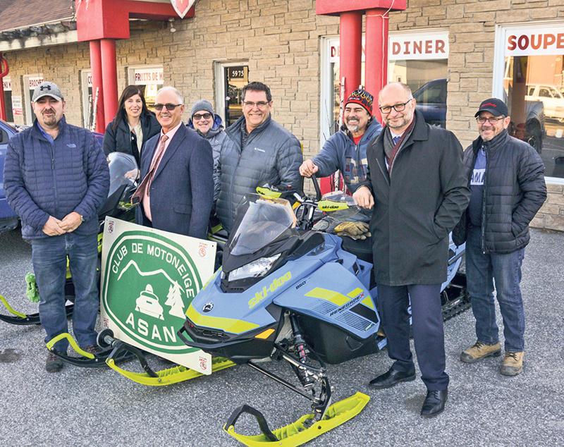 Le Club de Motoneige ASAN, qui regroupe les motoneigistes de Saint-Hyacinthe et de la région, le Club de motoneige des Érables dans la MRC de Nicolet-Yamaska et le Club des neiges Sorel-Tracy se partageront un montant de près de 430 000 $ accordé par le gouvernement fédéral. Cette somme est destinée à aider ces trois clubs à entretenir quelque 590 kilomètres de sentiers de motoneige. Photo François Larivière | Le Courrier ©