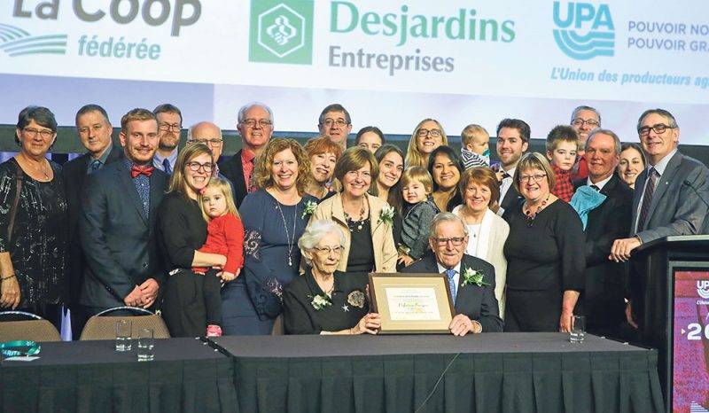 La famille Préfontaine-Bourgeois de Saint-Ours s’est mérité le titre de Famille agricole 2018 lors du Congrès général de l’Union des producteurs agricoles. Photo gracieuseté