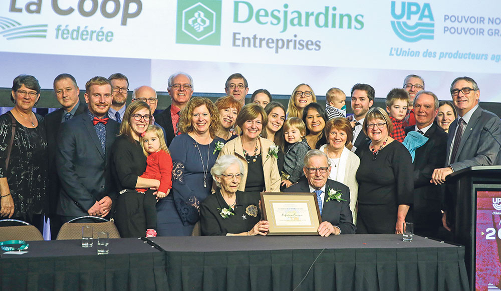 La famille Préfontaine-Bourgeois de Saint-Ours s’est mérité le titre de Famille agricole 2018 lors du Congrès général de l’Union des producteurs agricoles. Photo gracieuseté